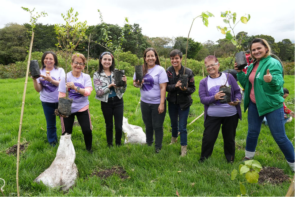 ¡Mujer, si es contigo, es conmigo! 200 árboles nativos plantados en conmemoración de las mujeres