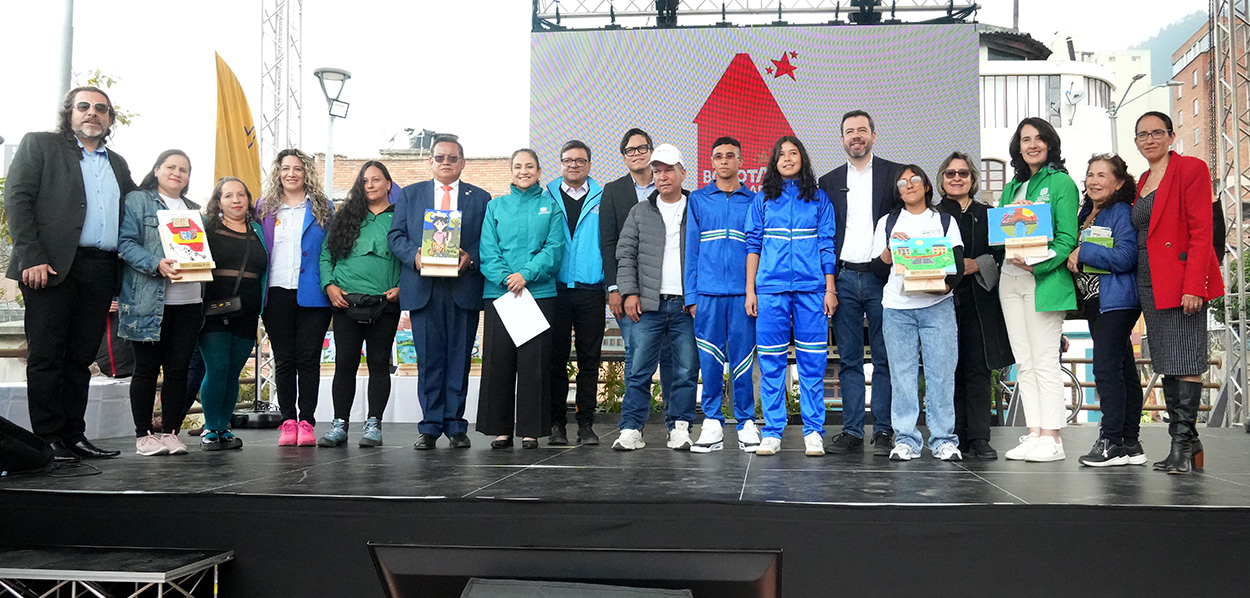 Secretaría de Ambiente es reconocida por gestión transformadora para los entornos escolares de la ciudad