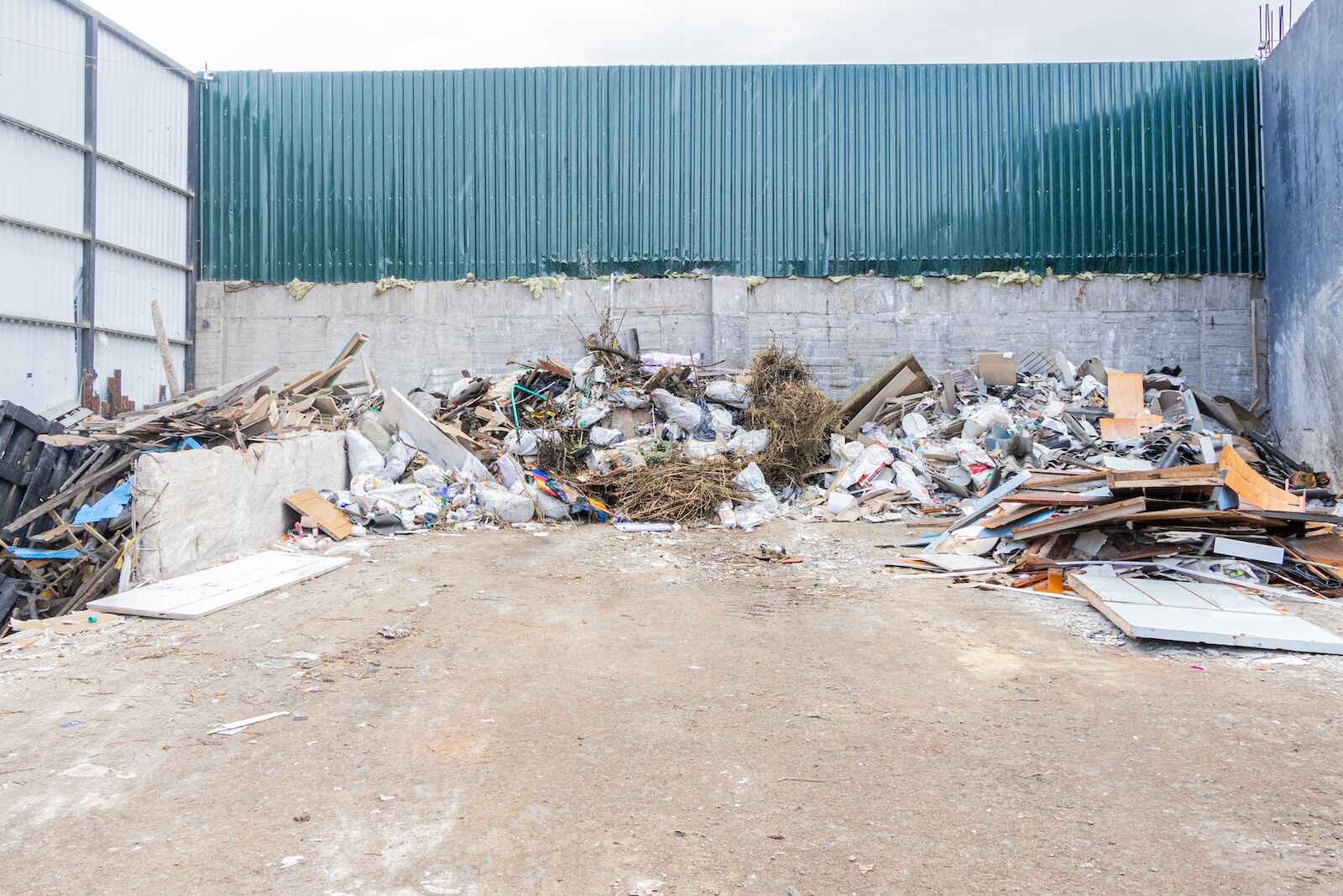 Capturadas dos personas por contaminación ambiental en Barrios Unidos 